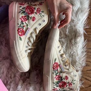 Like New  Superga Chicas Latinas Elisa Embroidered High Top Sneakers SZ 8